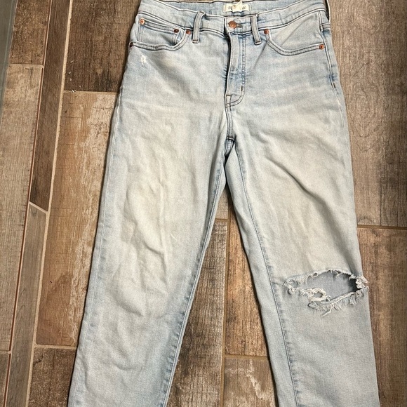 MADEWELL | Mid-Rise Classic Straight Jeans in Wellingford Wash - Picture 8 of 8